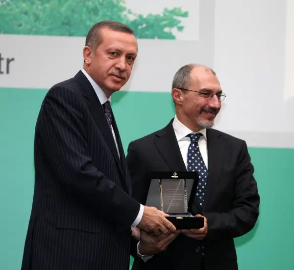 Başbakan Recep Tayyip Erdoğan’dan beyaz eşya üreticilerine enerjide verimlilik için teşekkür plaketi
