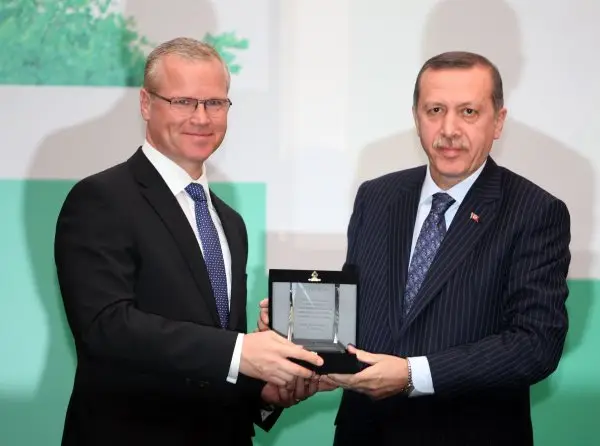 Başbakan Recep Tayyip Erdoğan’dan beyaz eşya üreticilerine enerjide verimlilik için teşekkür plaketi